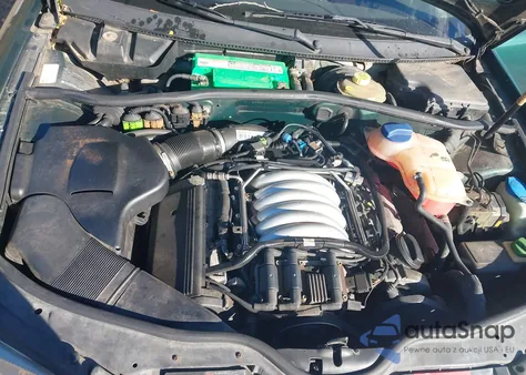 2000 Volkswagen Passat Glx from USA, damaged, VIN WVWPD23B4YE181761